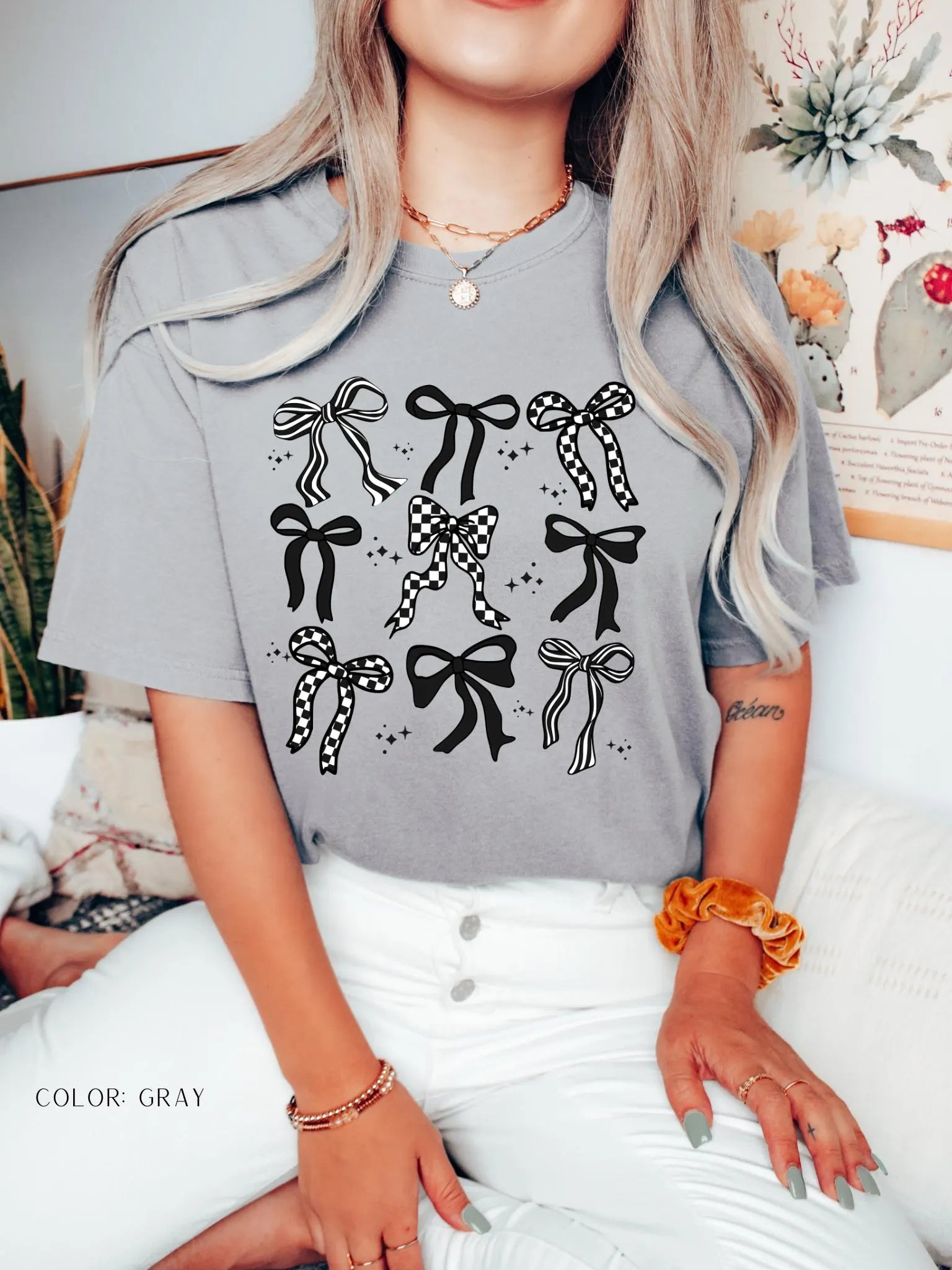 Black and Checkered Bow Coquette Design T-Shirt